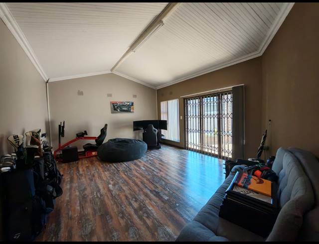 4 BEDROOM HOUSE FOR SALE IN THREE RIVERS EAST